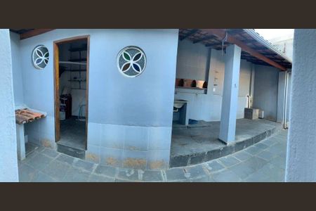 Casa à venda com 300m², 6 quartos e 3 vagas