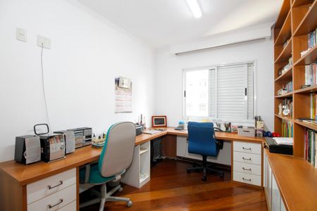 Apartamento à venda com 160m², 4 quartos e 3 vagasQuarto