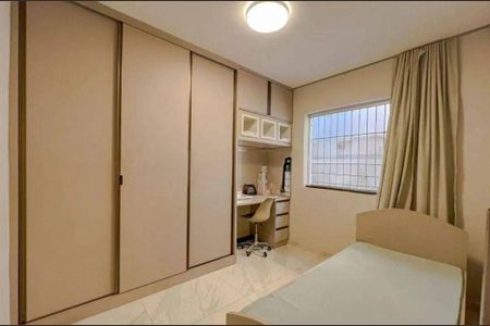 Casa à venda com 4 quartos, 253m² em Floresta, Belo Horizonte