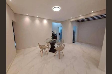 Casa à venda com 4 quartos, 253m² em Floresta, Belo Horizonte