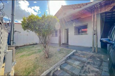 Casa à venda com 4 quartos, 253m² em Floresta, Belo Horizonte