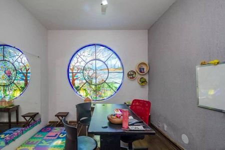 Casa à venda com 4 quartos, 460m² em Calafate, Belo Horizonte