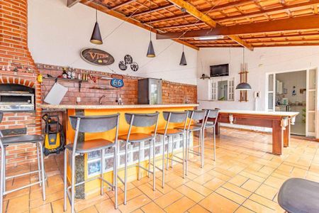 Casa à venda com 300m², 4 quartos e 1 vaga