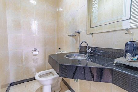 Casa à venda com 300m², 4 quartos e 1 vaga
