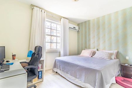 Casa à venda com 300m², 4 quartos e 1 vaga