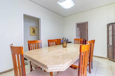 Casa à venda com 4 quartos, 300m² em Colégio Batista, Belo Horizonte