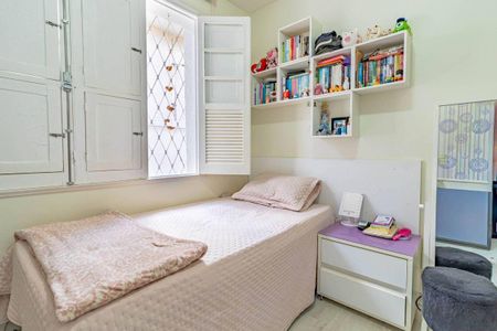 Casa à venda com 300m², 4 quartos e 1 vaga
