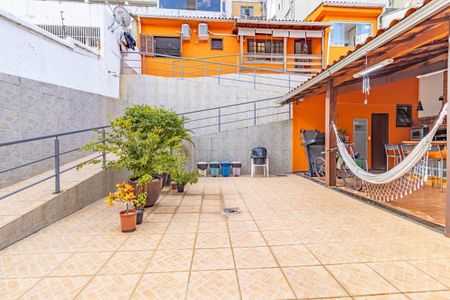 Casa à venda com 300m², 4 quartos e 1 vaga