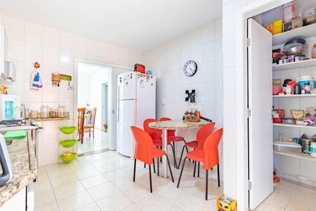 Casa à venda com 300m², 4 quartos e 1 vaga
