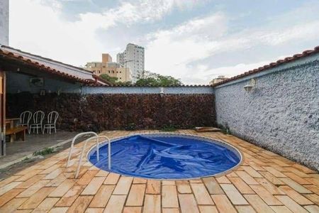 Casa à venda com 204m², 3 quartos e 3 vagas