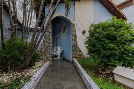 Casa à venda com 204m², 3 quartos e 3 vagas