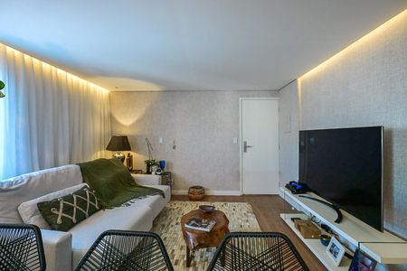 Apartamento para alugar com 75m², 2 quartos e 1 vagaSala