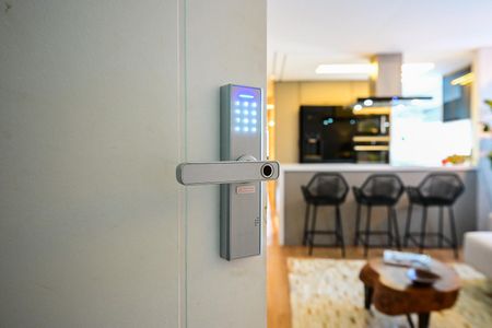 Fechadura Eletrônica de apartamento para alugar com 2 quartos, 75m² em Vila Andrade, São Paulo