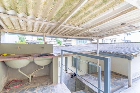 Casa à venda com 162m², 2 quartos e sem vaga