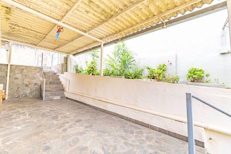 Casa à venda com 162m², 2 quartos e sem vaga