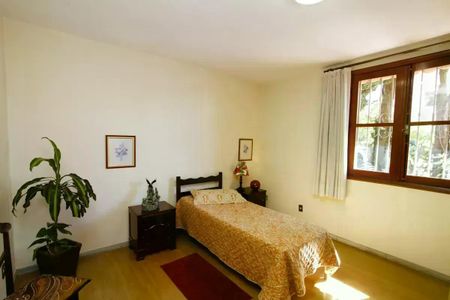 Casa à venda com 350m², 4 quartos e 2 vagas