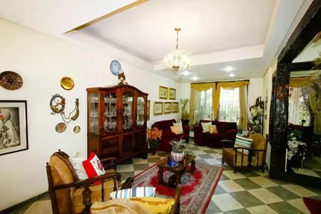 Casa à venda com 4 quartos, 350m² em Barroca, Belo Horizonte