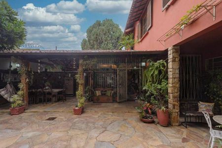 Casa à venda com 350m², 4 quartos e 2 vagas
