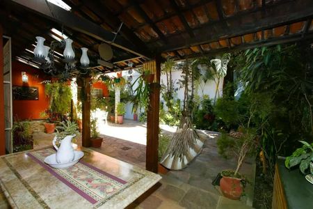 Casa à venda com 350m², 4 quartos e 2 vagas