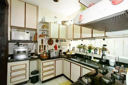Casa à venda com 350m², 4 quartos e 2 vagas