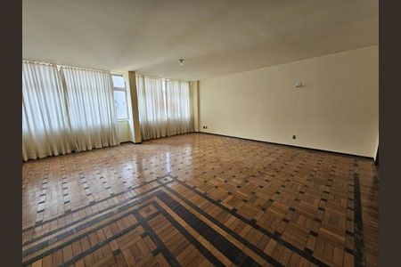 Apartamento à venda com 227m², 4 quartos e 1 vaga