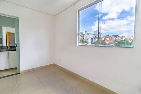 Casa à venda com 3 quartos, 500m² em Sagrada Família, Belo Horizonte