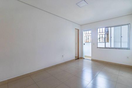 Casa à venda com 3 quartos, 500m² em Sagrada Família, Belo Horizonte