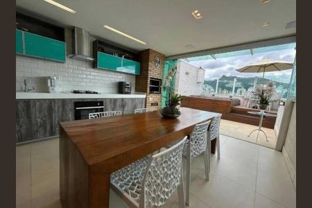 Apartamento à venda com 130m², 2 quartos e 3 vagas