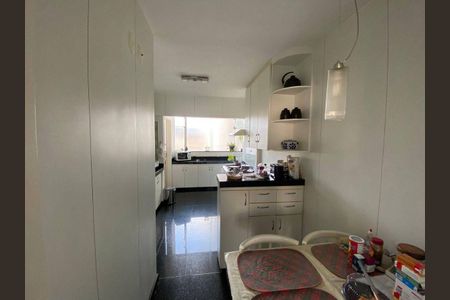Apartamento à venda com 3 quartos, 180m² em Santa Lúcia, Belo Horizonte