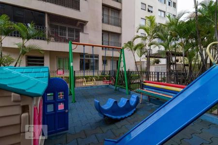 Apartamento à venda com 129m², 3 quartos e 1 vaga Apartamento à venda com 129m², 3 quartos e 1 vagaÁrea comum - Playground