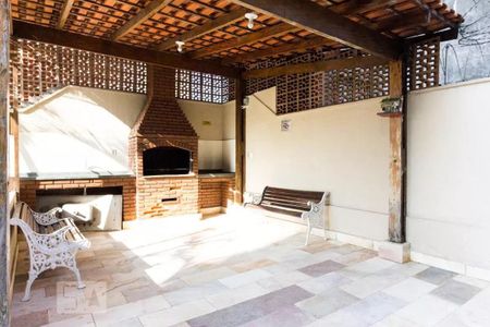 Apartamento à venda com 129m², 3 quartos e 1 vaga Apartamento à venda com 129m², 3 quartos e 1 vagaÁrea comum - Churrasqueira