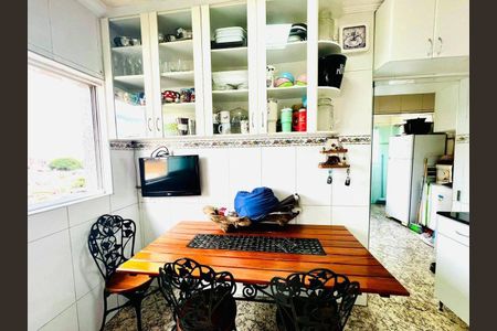 Casa à venda com 1200m², 13 quartos e 5 vagas