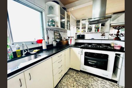 Casa à venda com 1200m², 13 quartos e 5 vagas