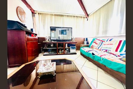 Casa à venda com 13 quartos, 1200m² em Padre Eustáquio, Belo Horizonte