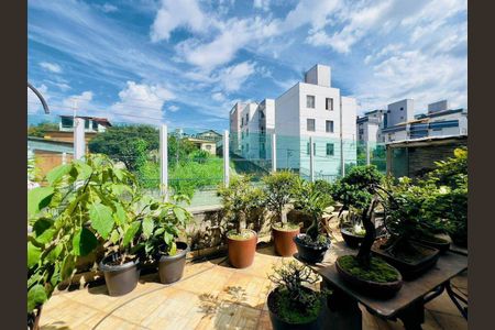 Casa à venda com 1200m², 13 quartos e 5 vagas