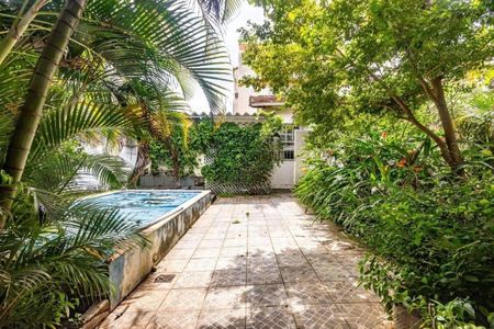Casa à venda com 458m², 8 quartos e 2 vagas