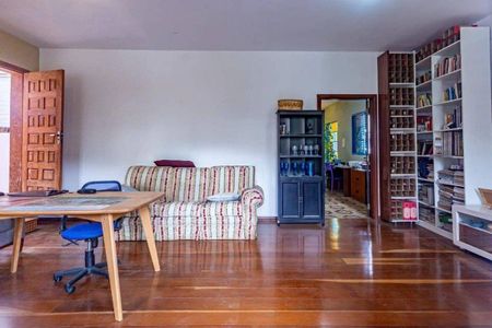 Casa à venda com 458m², 8 quartos e 2 vagas