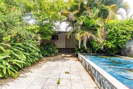 Casa à venda com 458m², 8 quartos e 2 vagas
