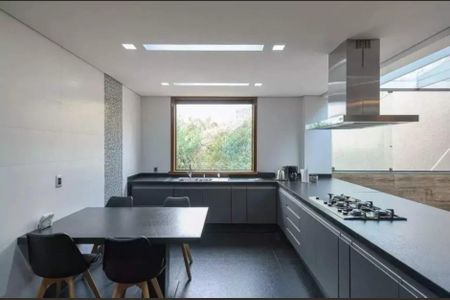 Casa à venda com 4 quartos, 323m² em São Bento, Belo Horizonte