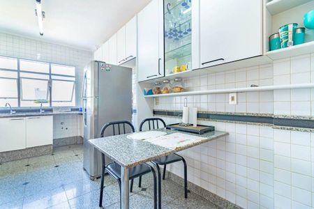 Apartamento à venda com 300m², 4 quartos e 4 vagas