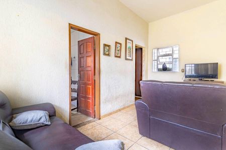 Casa à venda com 4 quartos, 330m² em Lagoinha, Belo Horizonte