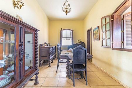 Casa à venda com 4 quartos, 330m² em Lagoinha, Belo Horizonte