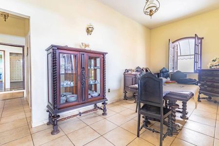 Casa à venda com 4 quartos, 330m² em Lagoinha, Belo Horizonte
