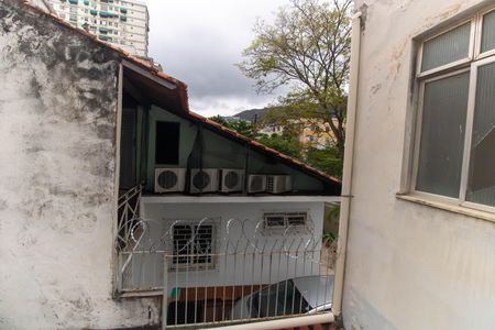 Casa à venda com 141m², 5 quartos e 2 vagas Casa à venda com 141m², 5 quartos e 2 vagasVista do Quarto 2