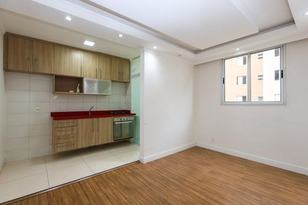 Sala de apartamento para alugar com 2 quartos, 44m² em Vila Pirajussara, São Paulo