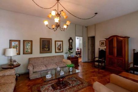 Casa à venda com 4 quartos, 300m² em Serra, Belo Horizonte