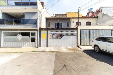 Casa para alugar com 66m², 1 quarto e 1 vaga Casa para alugar com 66m², 1 quarto e 1 vagaFachada + Placa