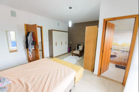 Casa para alugar com 207m², 2 quartos e 2 vagas Casa para alugar com 207m², 2 quartos e 2 vagasSuíte