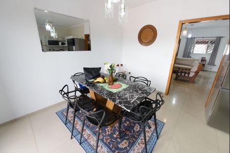 Casa para alugar com 207m², 2 quartos e 2 vagas Casa para alugar com 207m², 2 quartos e 2 vagasCopa