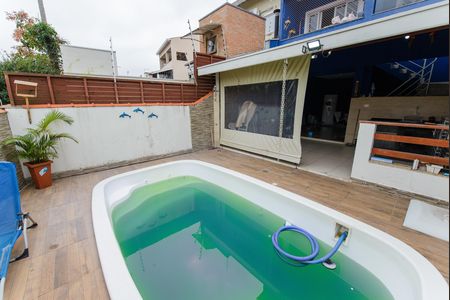 Casa para alugar com 207m², 2 quartos e 2 vagas Casa para alugar com 207m², 2 quartos e 2 vagasPiscina